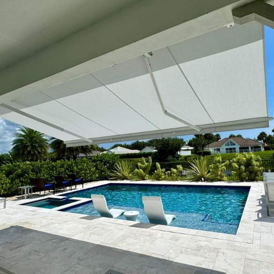 Toldo articulado motorizado — modelo 18