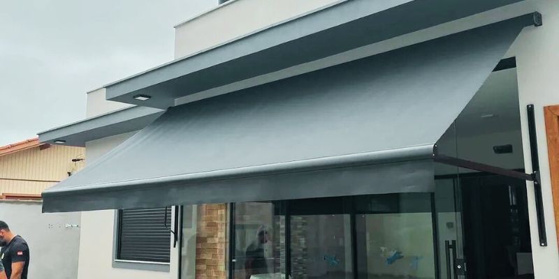 Toldo cortina com braço